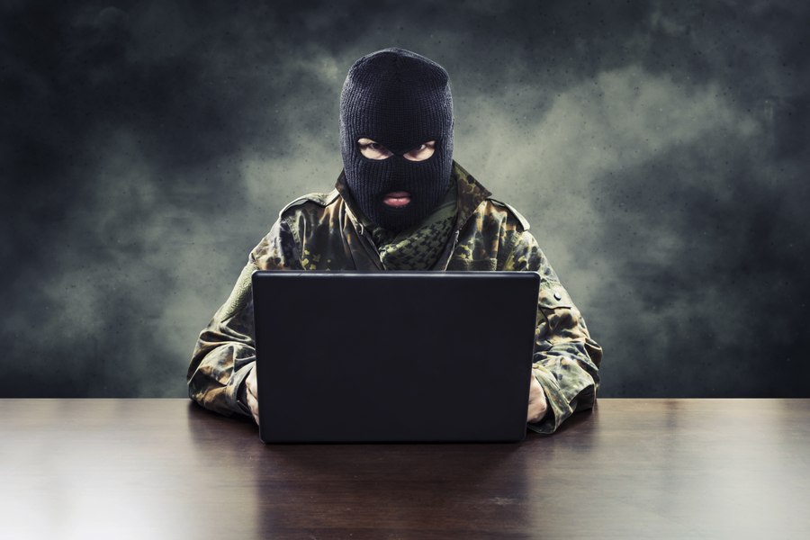Un fals agent MI6, condamnat după o înșelătorie sentimentală: trebuie să plătească 125.000 de lire victimei
