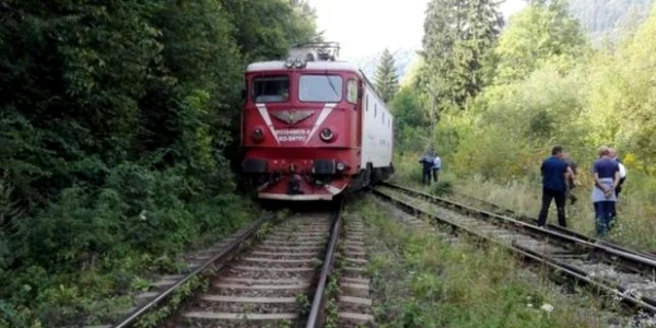 TREN DERAIAT FOTO CFR.RO