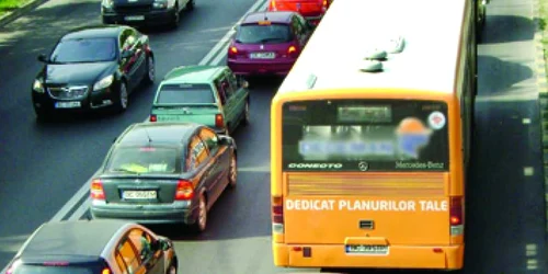 Bacău: Traficul rutier în Bacău, sufocat de lipsa de spaţiu