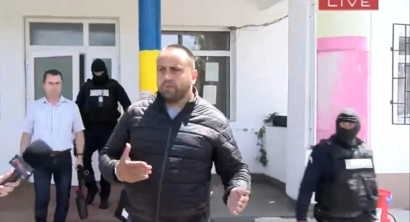 Primarul liberal din comuna Albeni a fost ridicat de mascaţi  Foto: Gorjonline.ro