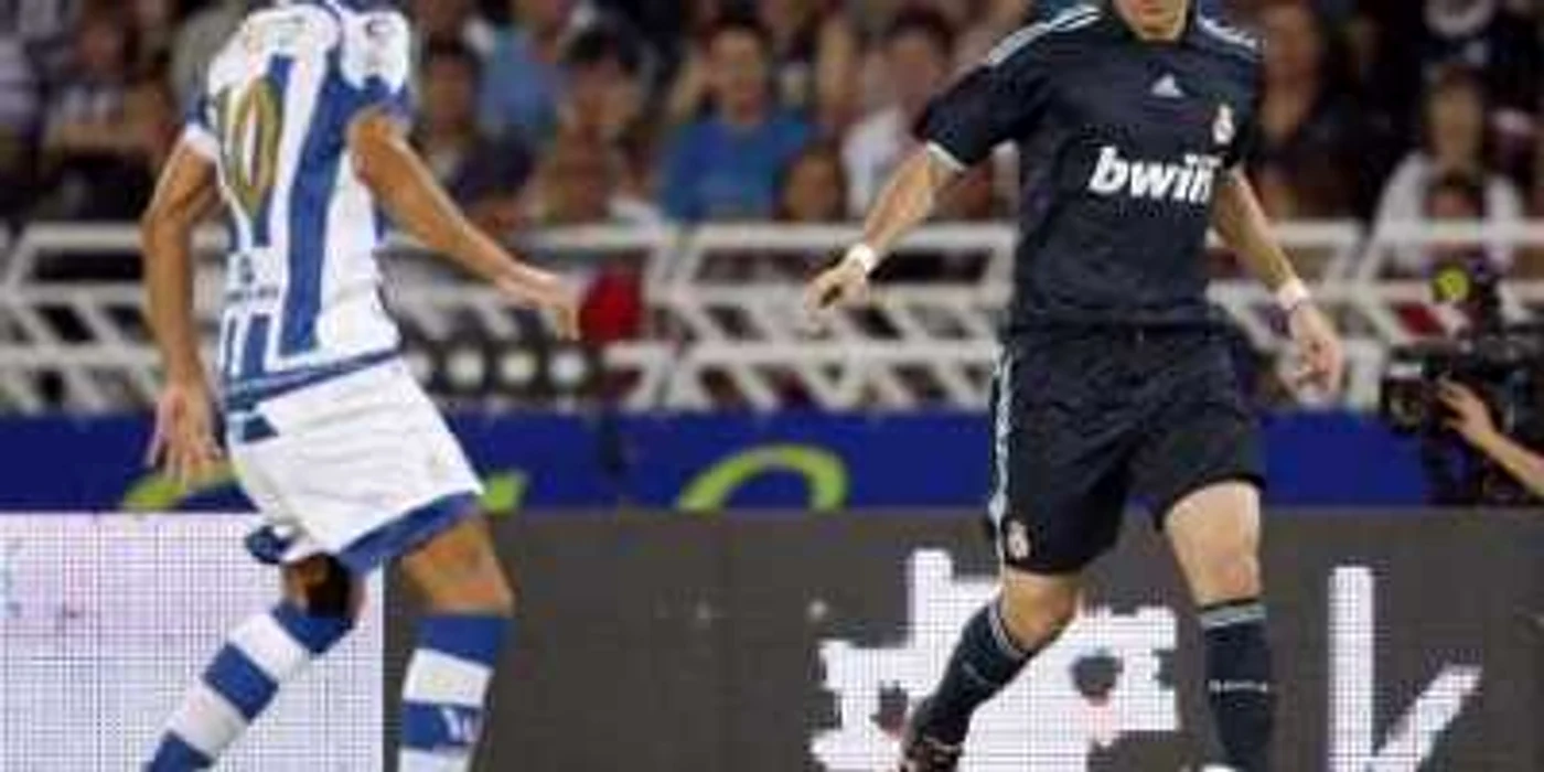 FOTBAL: Galacticii au învins Sociedad cu 2-0, goluri Benzema şi Sneijder