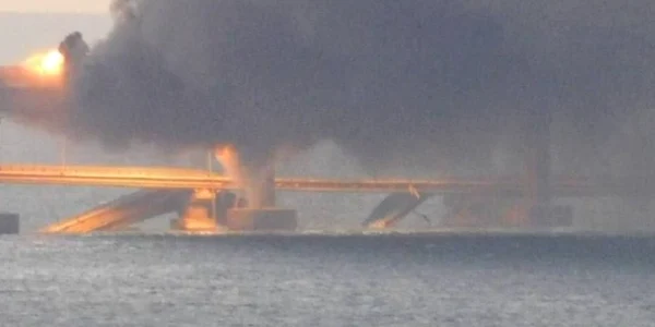Incendiu Pod Crimeea, Ucraina, Strâmtoarea Kerci, 8 octombrie 2022 Sursa Facebook / Euromaidan