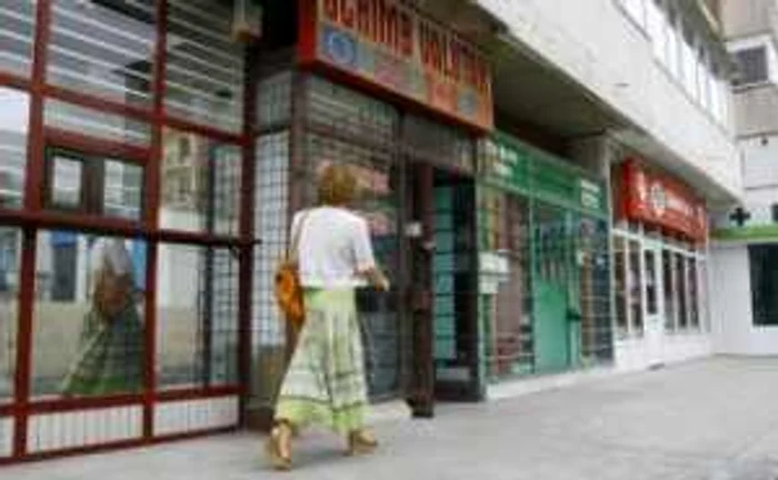 Craiova:Un notar public stagiar prădat într-o casă de schimb valutar