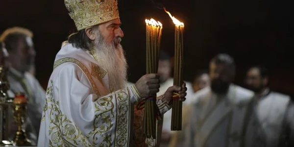 Slujba de Înviere oficiată de ÎPS Teodosie la Catedrala Sfinţii Petru şi Pavel în Constanţa FOTO Inquam Photos / Octav Ganea