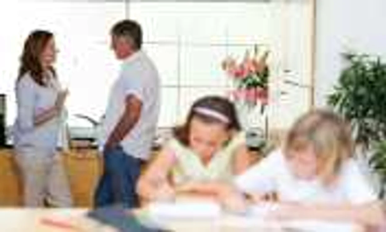 400 de lei este suma minimă pe care o cheltuiesc părinţii pentru un copil.