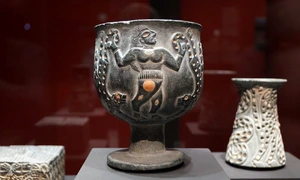 Vas aparținând civilizației Jiroft (© NearEMPTiness / Wikimedia Commons)