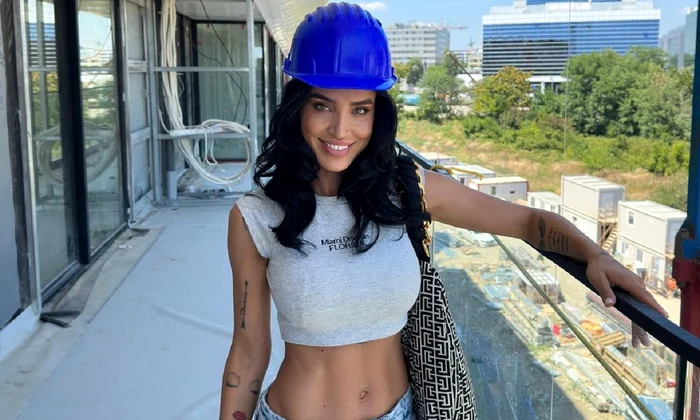 Adelina Pestritu pe santier la casa noua    Instagram (1) jpg