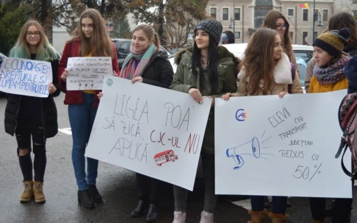 Elevii din Constanţa au protestat de mai multe ori