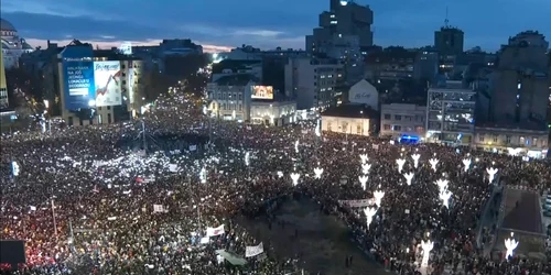 proteste serbia FOTO @SoloFredo / X