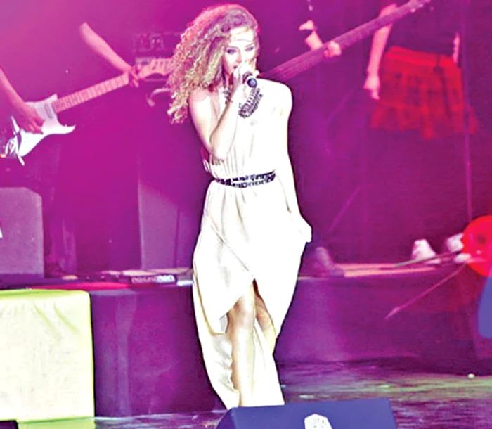 Repetă de zor pentru concertele pe care le va avea cu trupa LaLa Band la 2 şi la 3 iunie, la Arenele Romane, de la ora 20.00