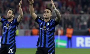 Hakan Çalhanoglu si Lautaro Martínez (EPA) jpg