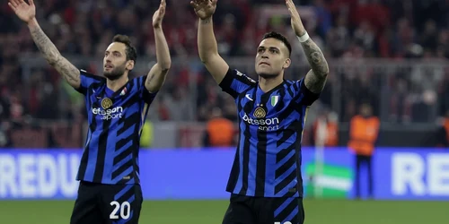 Hakan Çalhanoglu si Lautaro Martínez (EPA) jpg
