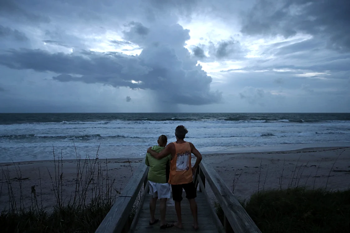 Vedere din Florida. În așteptarea uraganului