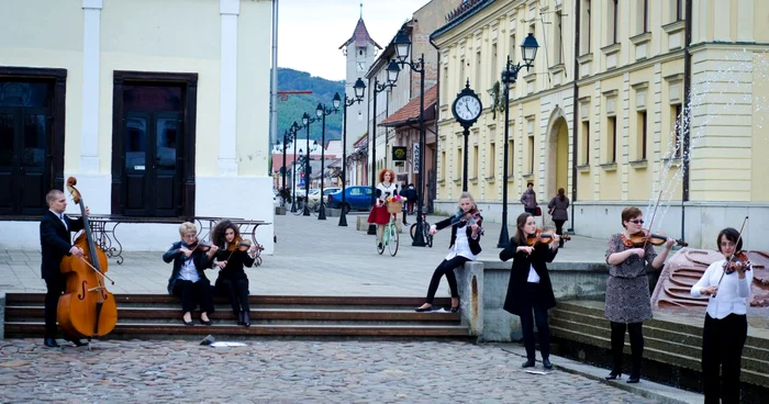 Videoclipul a fost realizat în Centrul Vechi al Băii Mari Foto:Ioan-Sorin Santa