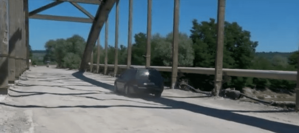 Podul NATO spre Cincu va fi demolat prin implozie. Cât costă noul pod care trebuie să țină 90 de ani