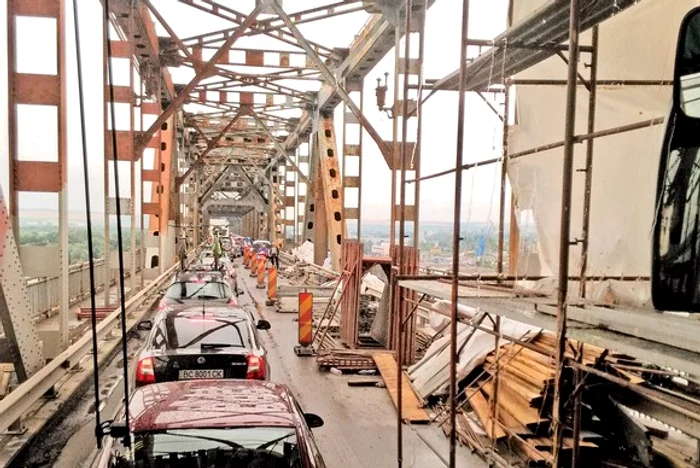 Lucrările de pe pod vor afecta traficul până la finalul lunii martie