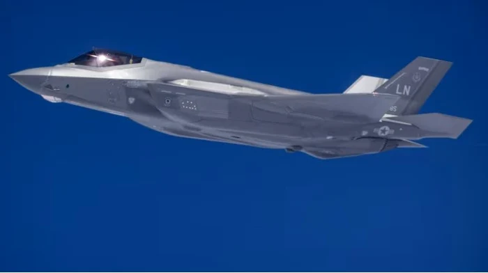 Un avion de luptă american F-35 a fost lovit FOTO: getty images