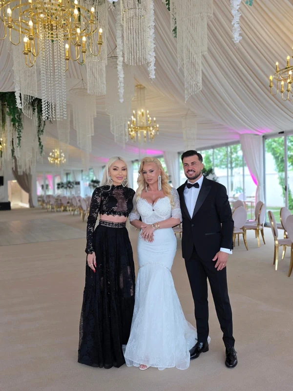 Materialele pentru rochiile de mireasă au fost cumpărate special de Sonia Trifan de la Istanbul