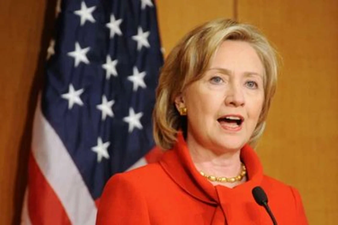 
    Hillary Clinton  va discuta cu preşedintele haitian Rene Preval  