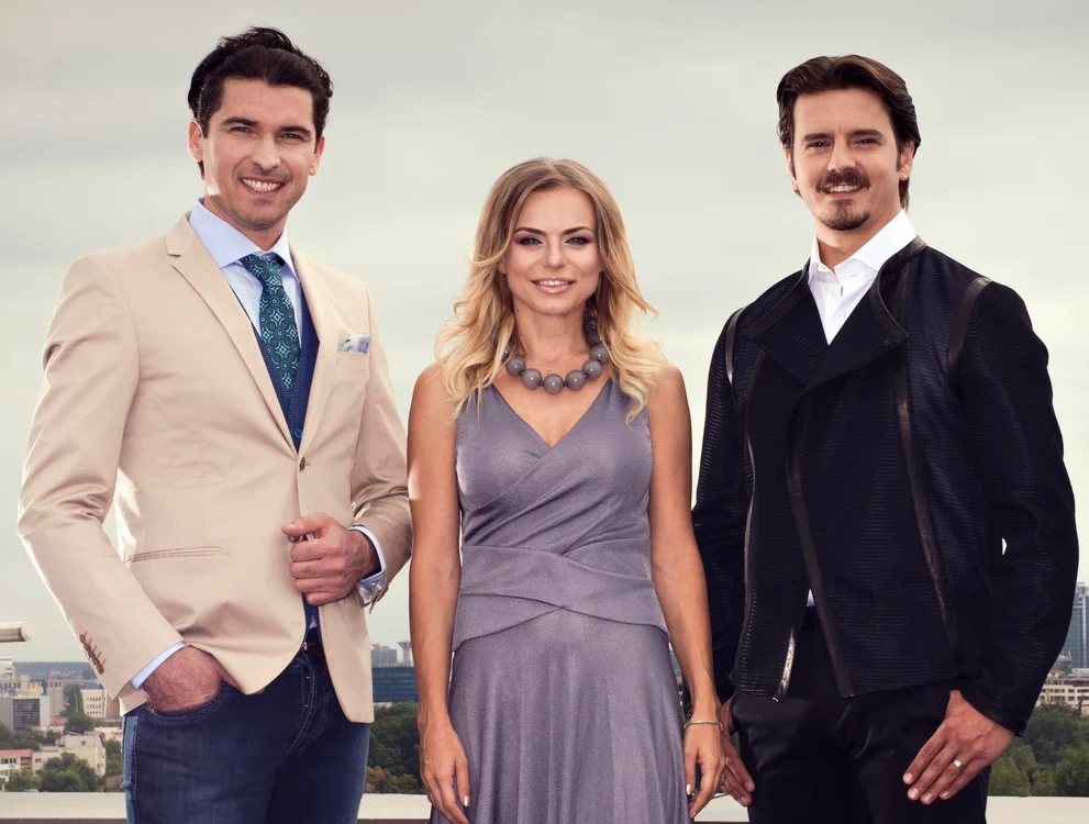 
    Jojo, Mihai Petre și Igor Munteanu sunt jurați în cadrul show-ului Dansează printre viseFoto Antena 1  