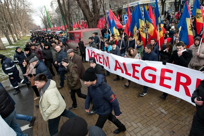 Moldovenii protestează în fiecare zi după numirea lui Pavel Filip în funcţia de premier. FOTO Alexandru Tarlev