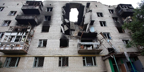 Bloc distrus în bombardamentele din Izium FOTO Profimedia