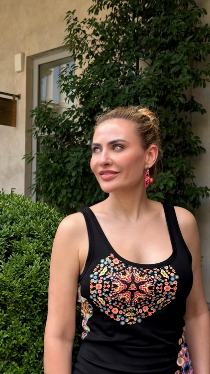 Adina Buzatu jpg