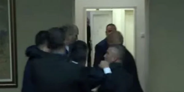 Deputati arestati in Parlamentul din Muntenegru Captura YouTube
