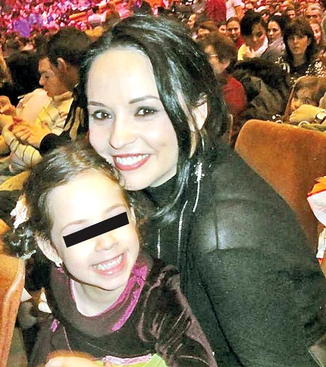 La una dintre aniversări, Violeta și-a aplaudat tatăl din public
