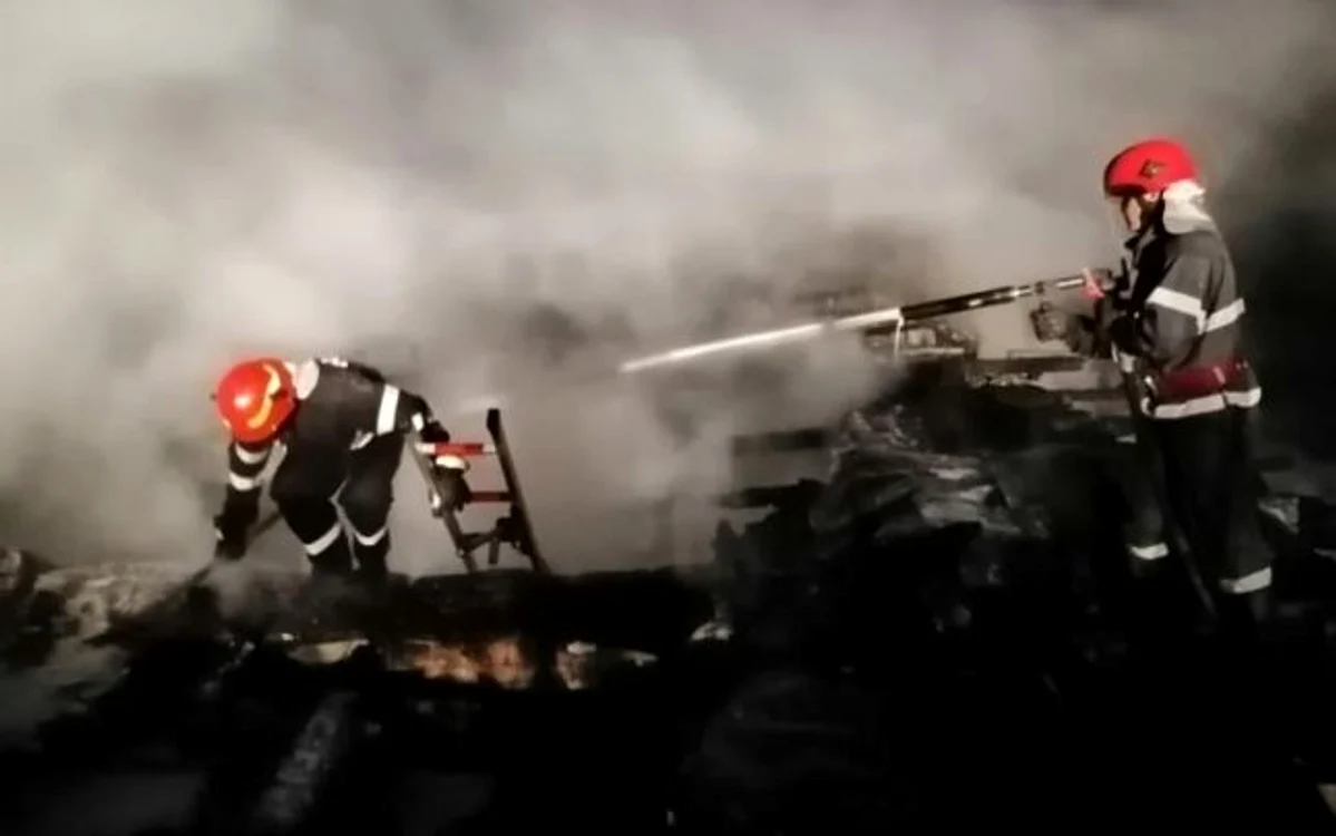 Pompierii au lichidat incendiul FOTO: arhivă