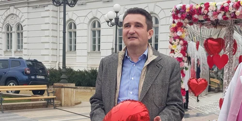 Primarul Aradului a dat startul iubirii FOTO Claudia Untaru