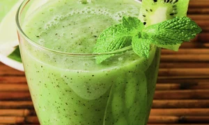 smoothie cu kiwi si pepene galben jpeg