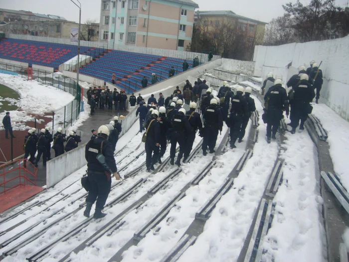 Jandarmii au făcut uz de echipamentul din dotare