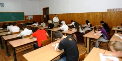 Şase elevi dâmboviţeni au fost eliminaţi de la BAC