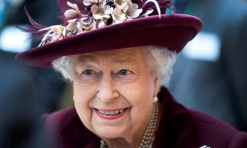Regina Elisabeta a II a, 93 de ani, nu se desparte niciodată de trusa ei cu leacuri naturiste jpeg
