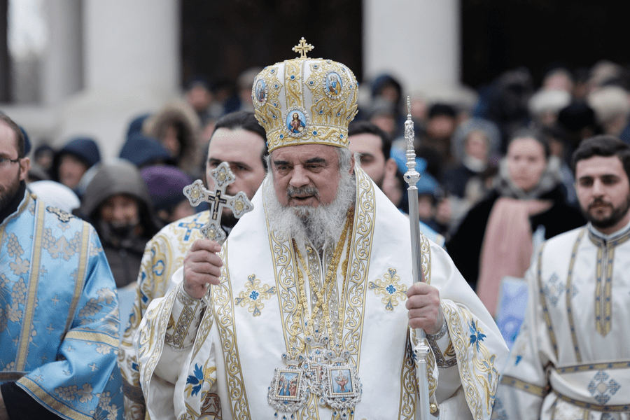 Patriarhul Daniel: Sfintele Paști - „sărbătoarea luminii şi a bucuriei”