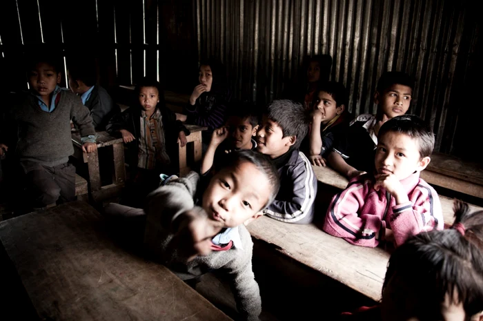 Copii la o şcoală din Nepal FOTO Alex Găvan