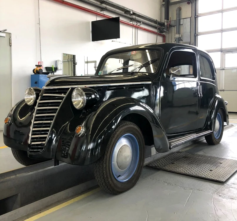 Bijuterii pe patru roţi la Registrul Auto Român FOTO Facebook RAR Timiş
