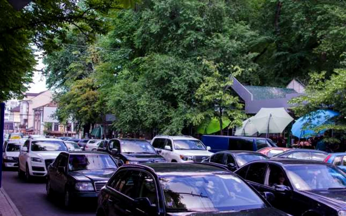 trafic auto Chisinau FOTO Alexandru Tarlev
