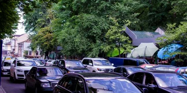 trafic auto Chisinau FOTO Alexandru Tarlev