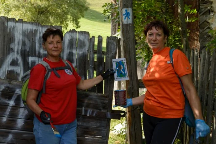 Marcajele traseelor ecoturistice sunt realizate cu ajutorul voluntarilor