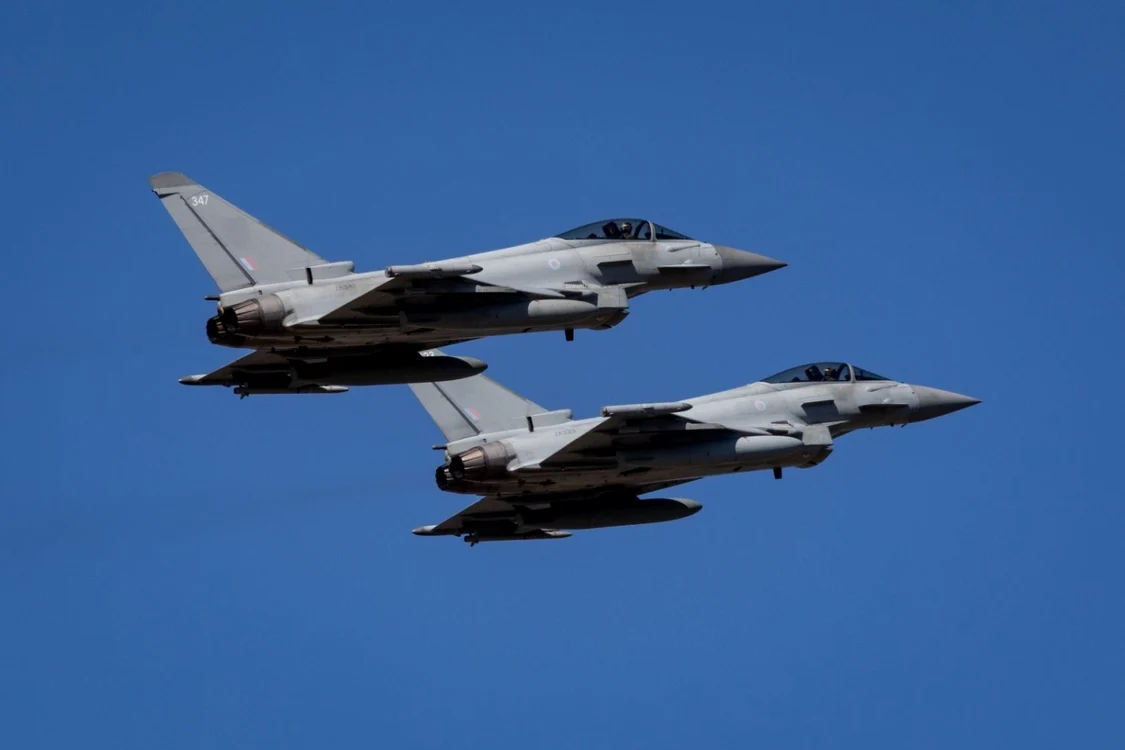 Nava rusă a îndreptat laserele spre piloţii RAF care monitorizau zona. FOTO: arhivă