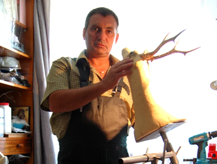 Timişoara: PORTRET / Gheorghe Lazăr transformă vânatul în trofeu de perete