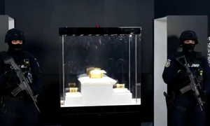 Coiful de la Coțofenești și cele două brățări dacice au ajuns la Muzeul Național de Istorie a României