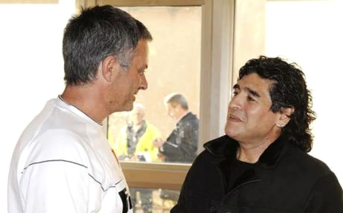 Diego Maradona este unul dintre susţinătorii deciziilor lui Jose Mourinho. FOTO AP