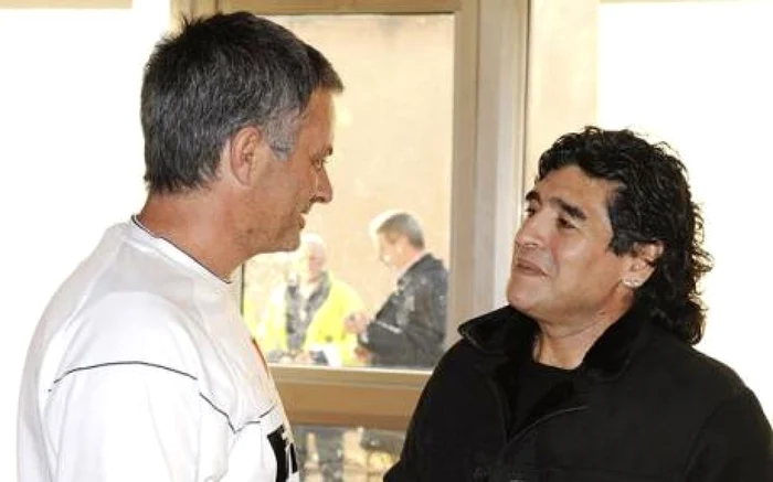 Diego Maradona este unul dintre susţinătorii deciziilor lui Jose Mourinho. FOTO AP