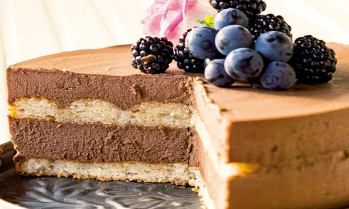 Tort cu mousse de ciocolată jpg