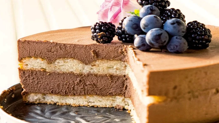 Tort cu mousse de ciocolată jpg