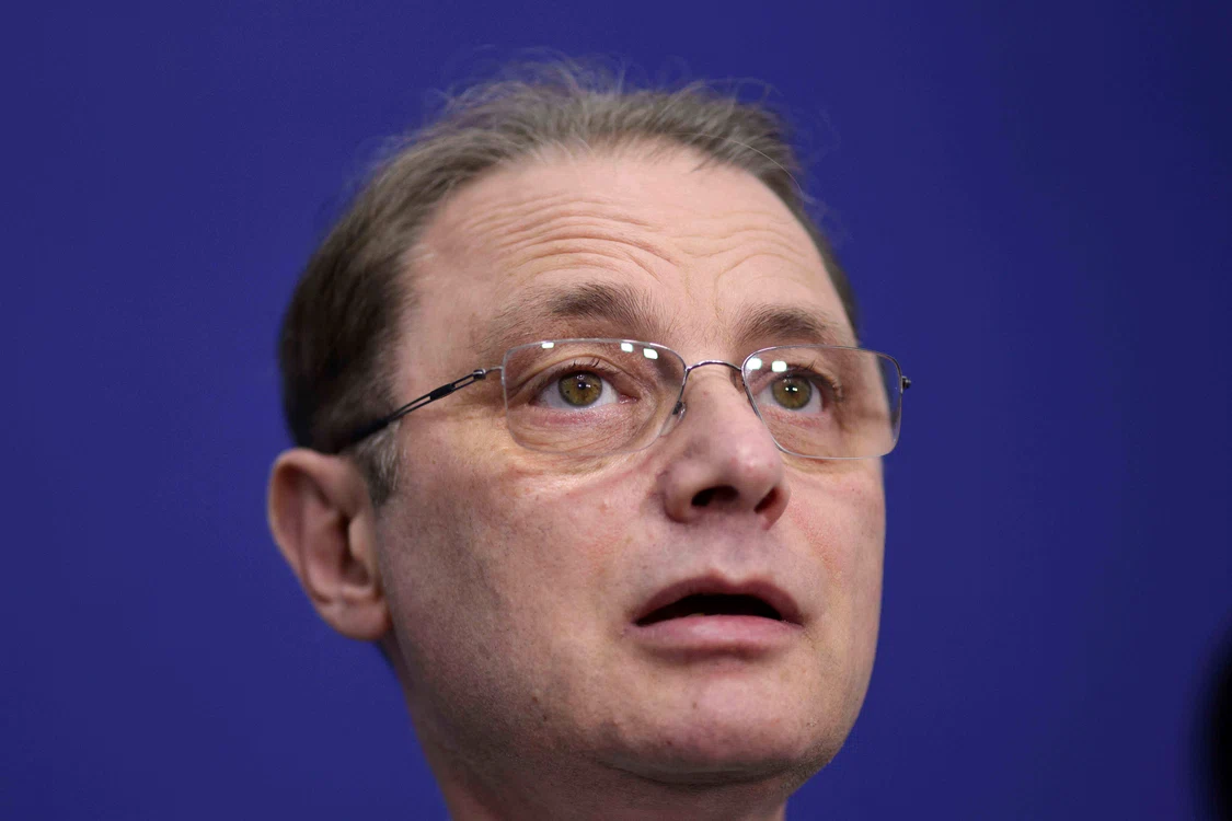 Premierul desemnat Luca Niculescu. 