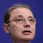 Întâlnirea prim-ministrului desemnat, Luca Niculescu, cu reprezentantii USR, în București, 12 octombrie 2026